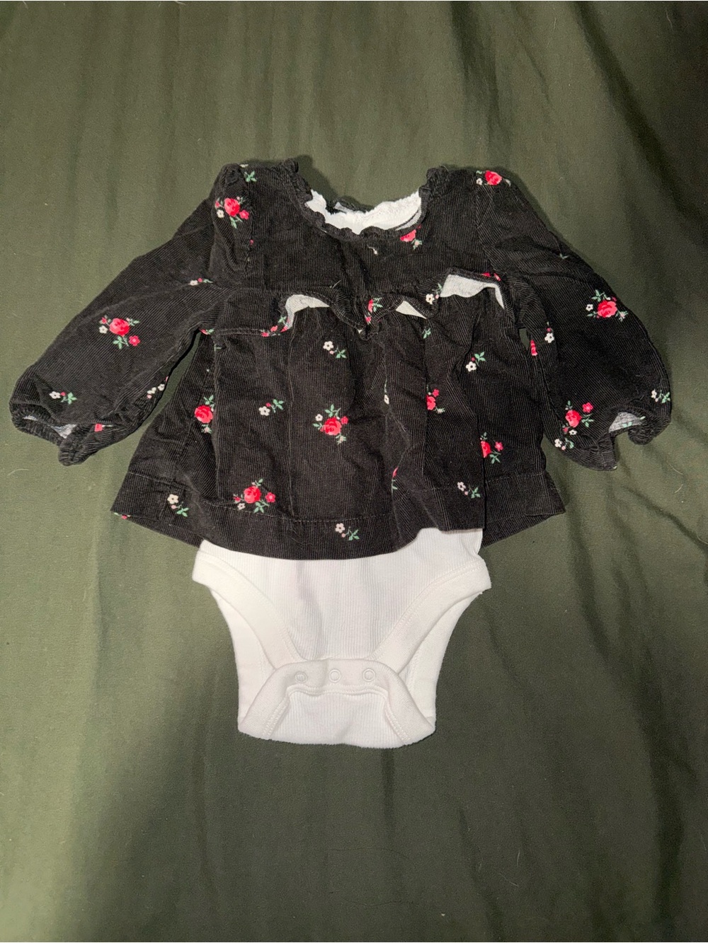 GAP Baby black long sleeve velvet with white ones 3-6m